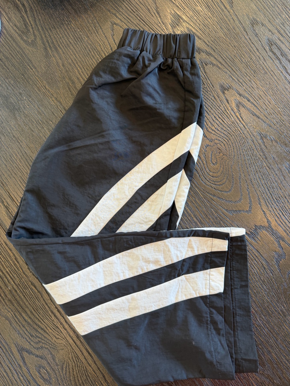 Fahshion Nova black windbreaker pants size 7/8